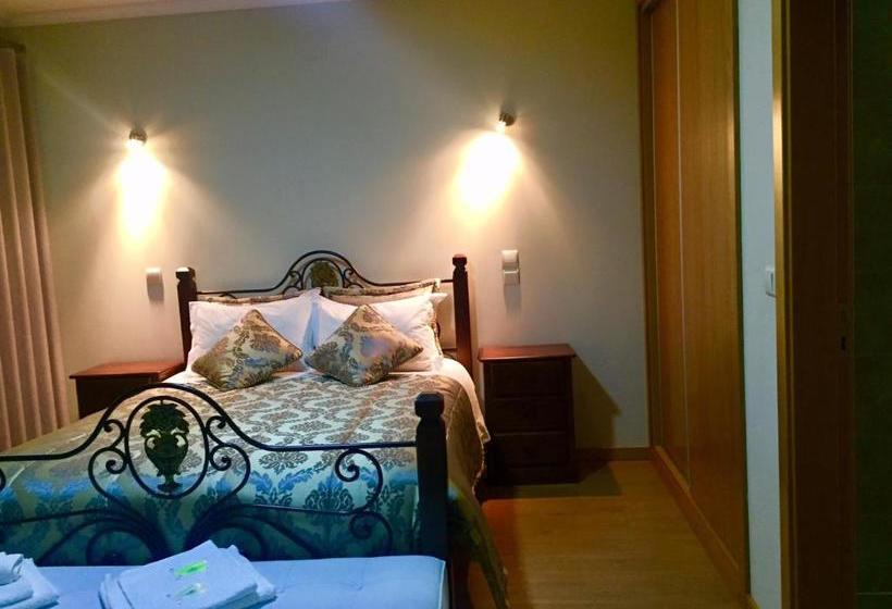 펜션 Altitude Alojamento E Restauração