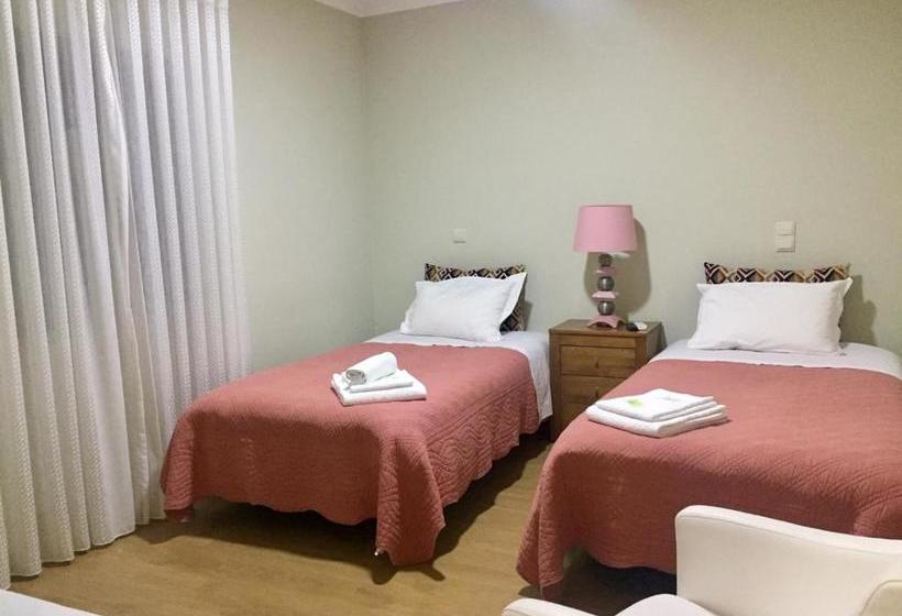 펜션 Altitude Alojamento E Restauração