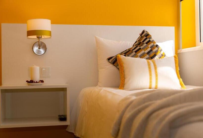 פנסיון Chic Studios