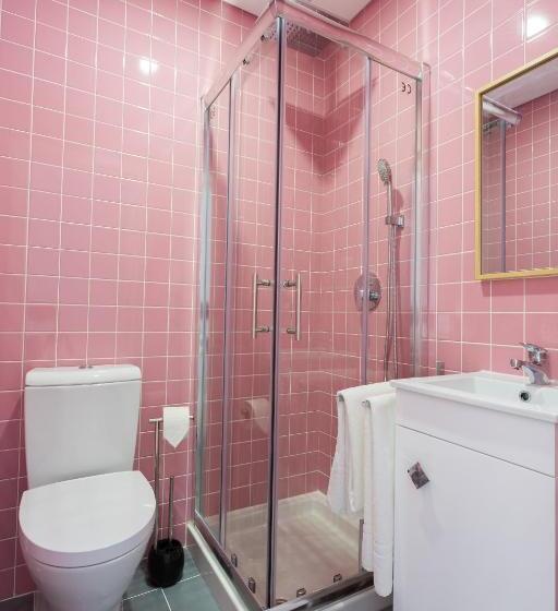 פנסיון Chic Studios