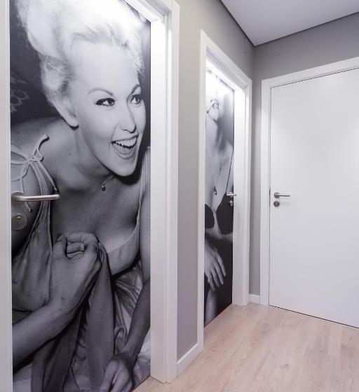 פנסיון Chic Studios