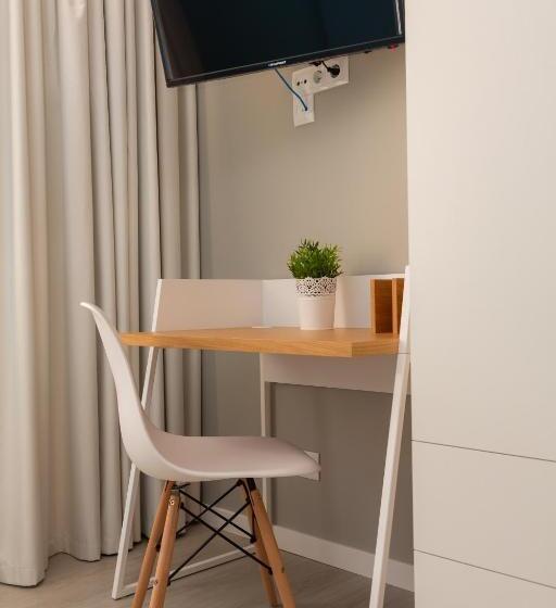 פנסיון Chic Studios