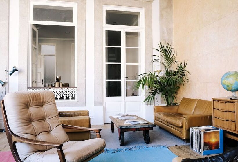 膳宿费 Dona Emília Guest House & Studio Apartment Building