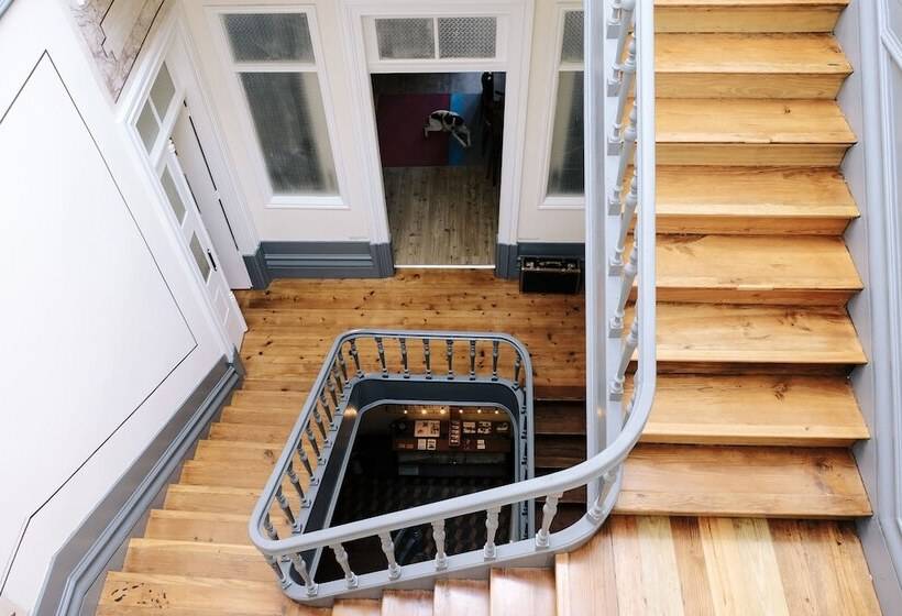 膳宿费 Dona Emília Guest House & Studio Apartment Building