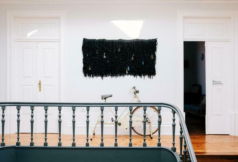 膳宿费 Dona Emília Guest House & Studio Apartment Building