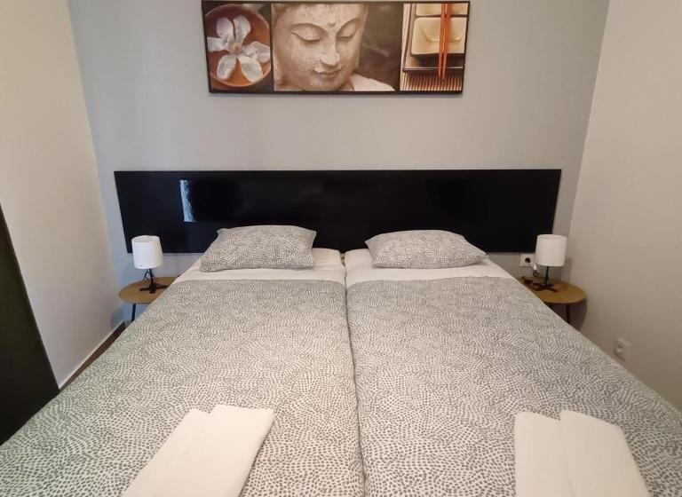 펜션 Good Vibes  Lagos Guesthouse