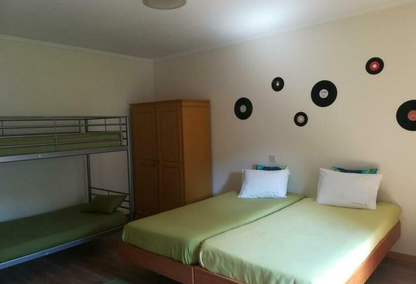 Пансион Guesthouse Casa Das Abegoarias