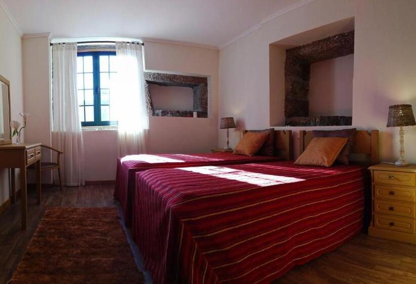 Пансион Guesthouse Casa Das Abegoarias