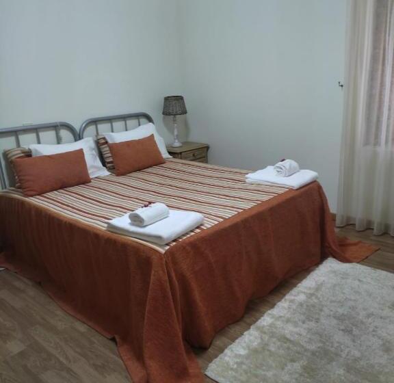 Пансион Guesthouse Casa Das Abegoarias