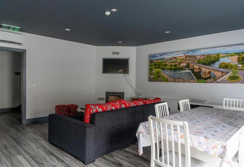 פנסיון Residencial Kuarenta&um