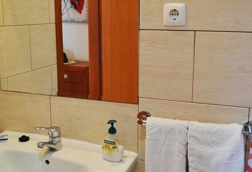 بنسيون Residencial Santo António