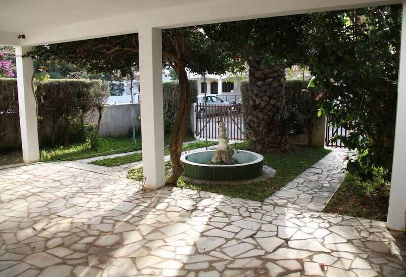 Пансион Roulito S Guest House