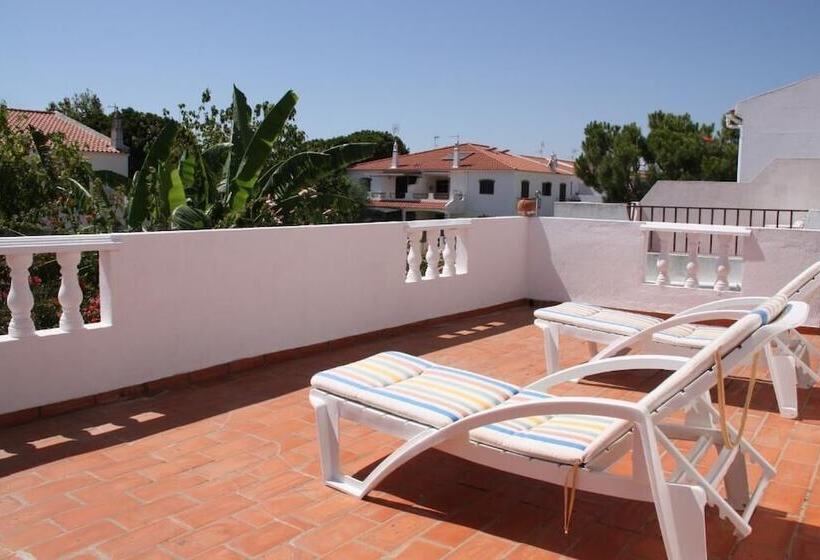 Пансион Roulito S Guest House