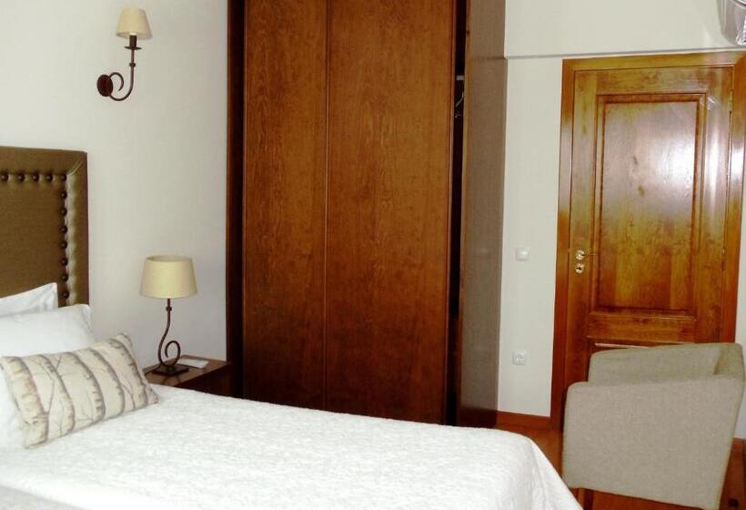 旅馆 Casa Do Largo   Golegã   Turismo De Habitação