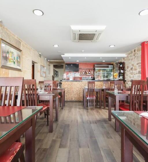 펜션 Alojamento Central