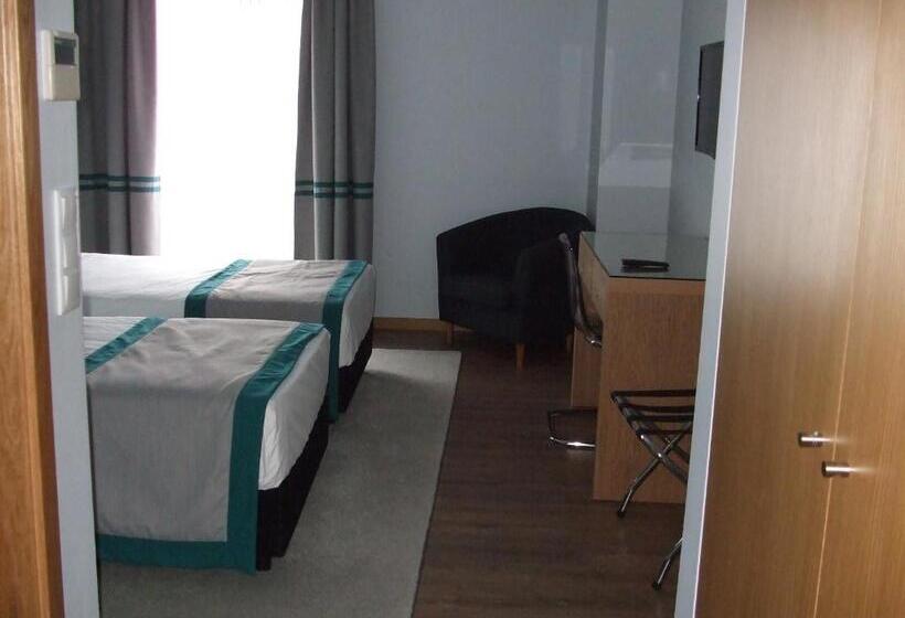 بنسيون Alojamento Do Zezere