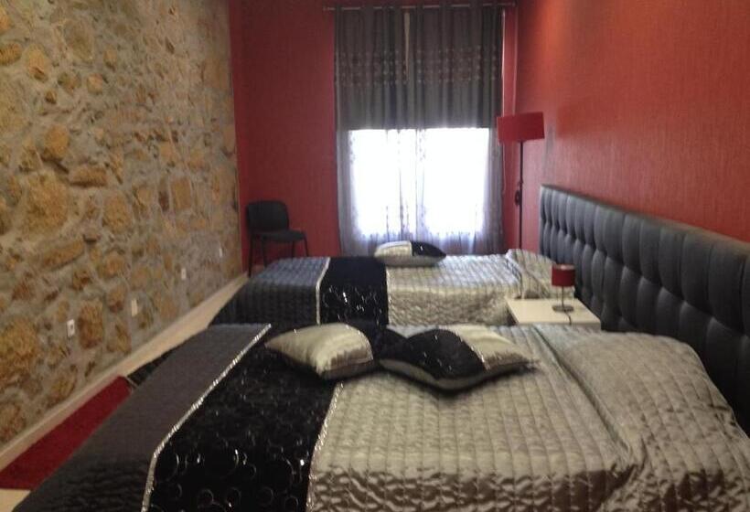 펜션 Alojamento Galerias Nascentes