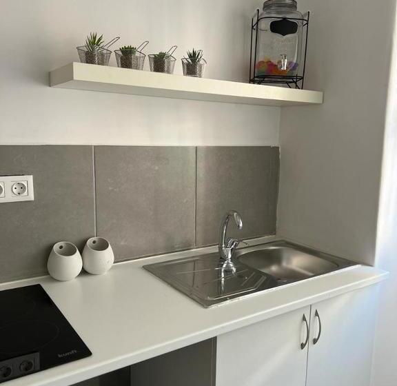 پانسیون Alvalade Ii Airport Guest House