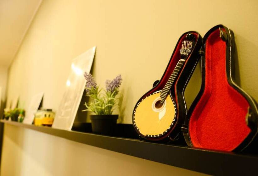 پانسیون Alvalade Ii Airport Guest House