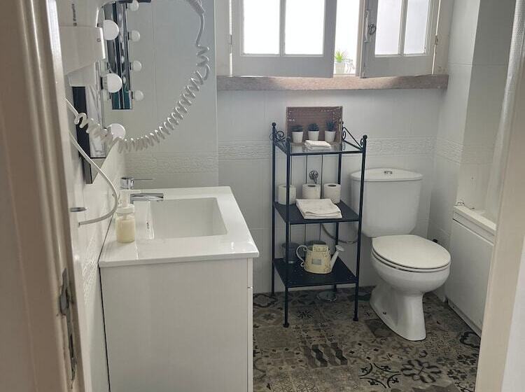 پانسیون Alvalade Ii Airport Guest House