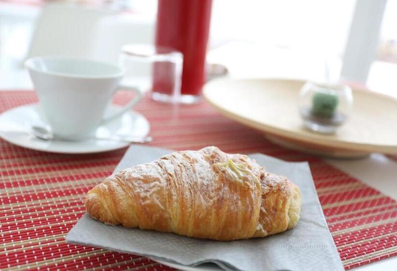 پانسیون Aurienzia