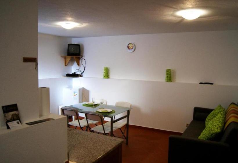 بنسيون Cantinho Santiago