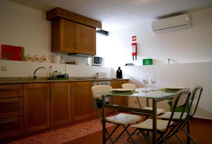 بنسيون Cantinho Santiago