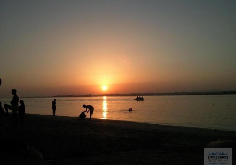 Пансион Entrecubos Guesthouse