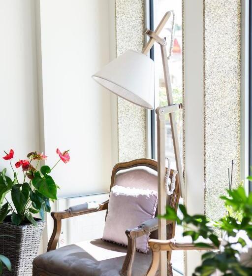 膳宿费 Ester Guest House