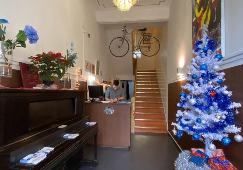 پانسیون Guest House Infante Dom Henrique