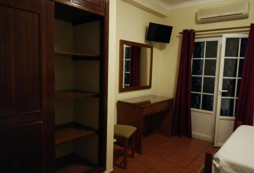 פנסיון Residencial Idalio