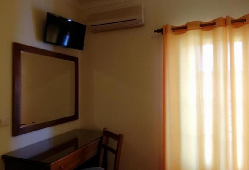 פנסיון Residencial Idalio