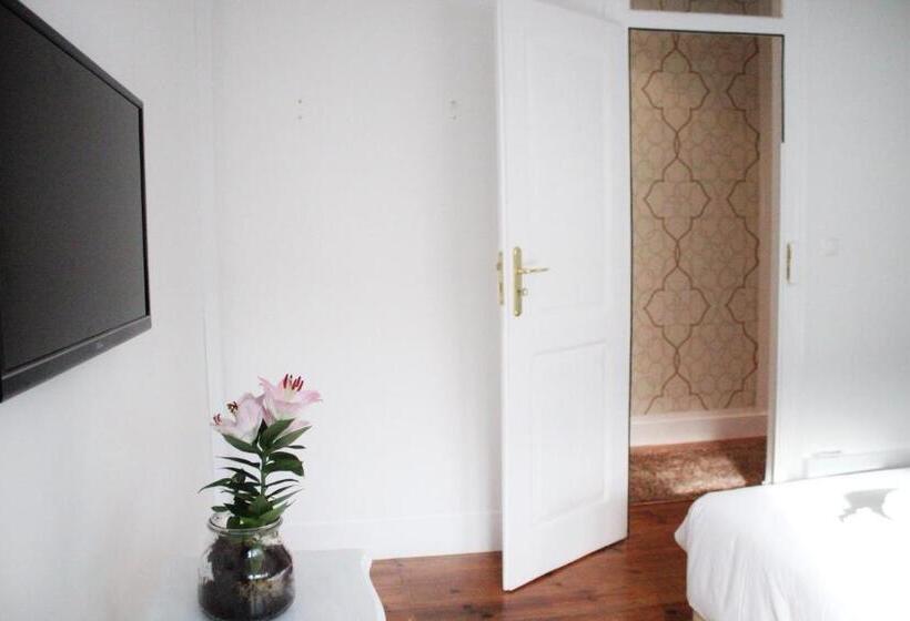 پانسیون The Sky Lofts Lisbon   Guesthouse