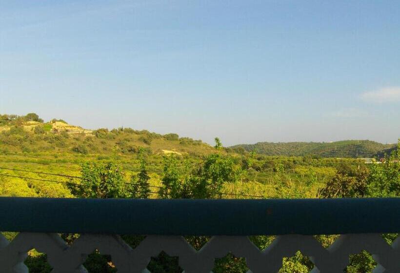 بنسيون Vila Sodré Guest House