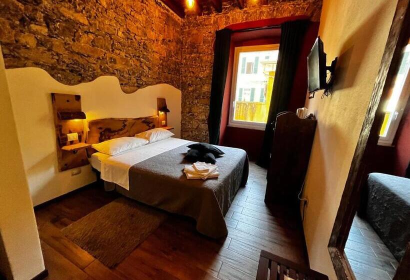 هاستل La Taverna Del Metallo Rooms