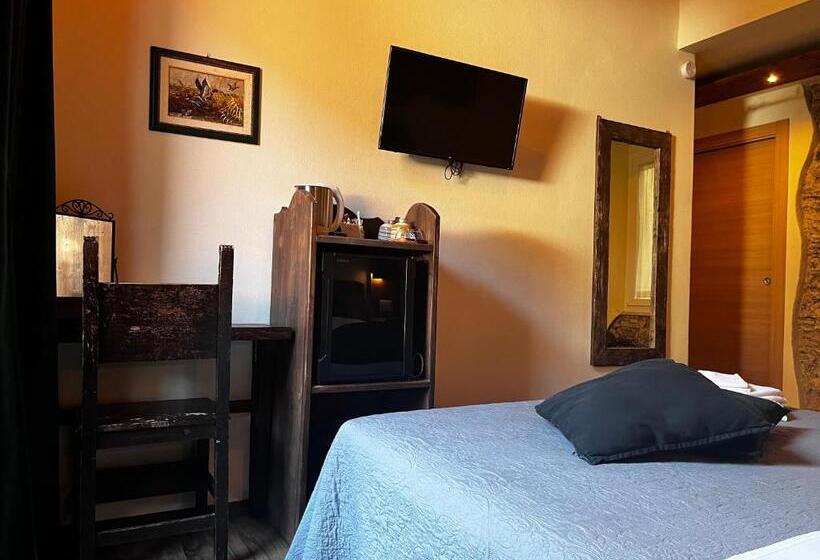 هاستل La Taverna Del Metallo Rooms