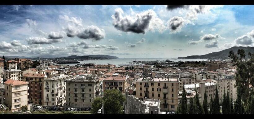 هاستل La Taverna Del Metallo Rooms