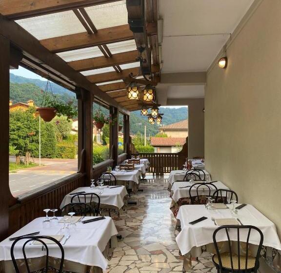 호스텔 Locanda El Piron