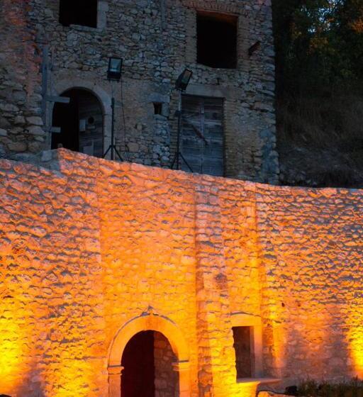 Bed and Breakfast Charme In Perillis