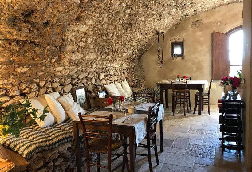 Bed and Breakfast Charme In Perillis