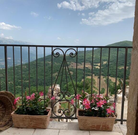 مبيت وإفطار Charme In Perillis