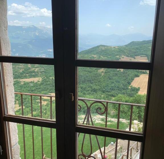 Bed and Breakfast Charme In Perillis