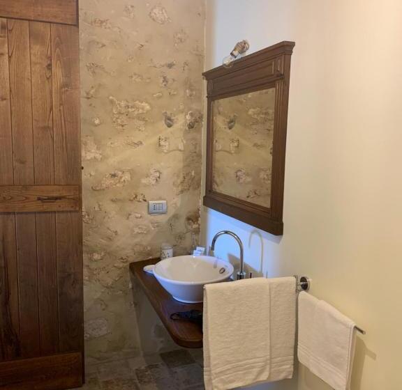 Bed and Breakfast Charme In Perillis