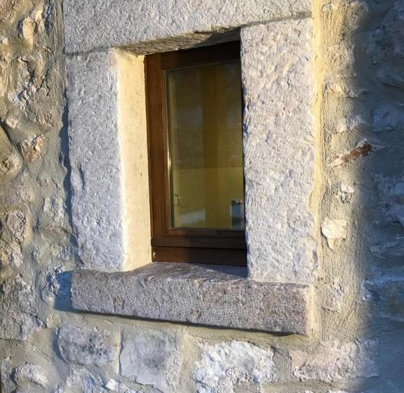 Bed and Breakfast Charme In Perillis