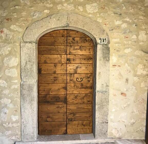 Bed and Breakfast Charme In Perillis