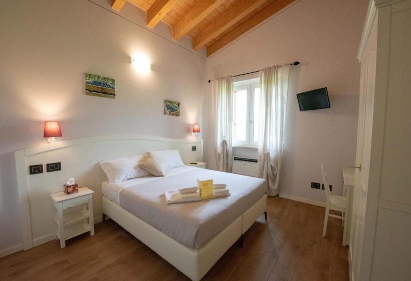 Отель Le Bignele