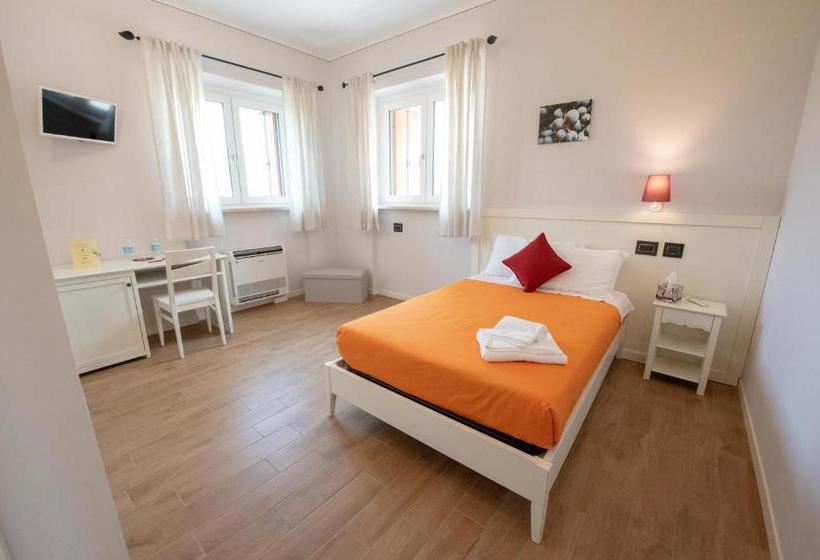 Отель Le Bignele