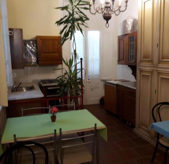 膳宿费 Grandpa Mau