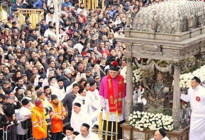 بنسيون Quattro Canti Suites