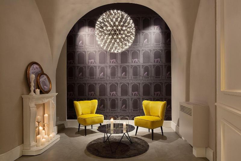 بنسيون Quattro Canti Suites